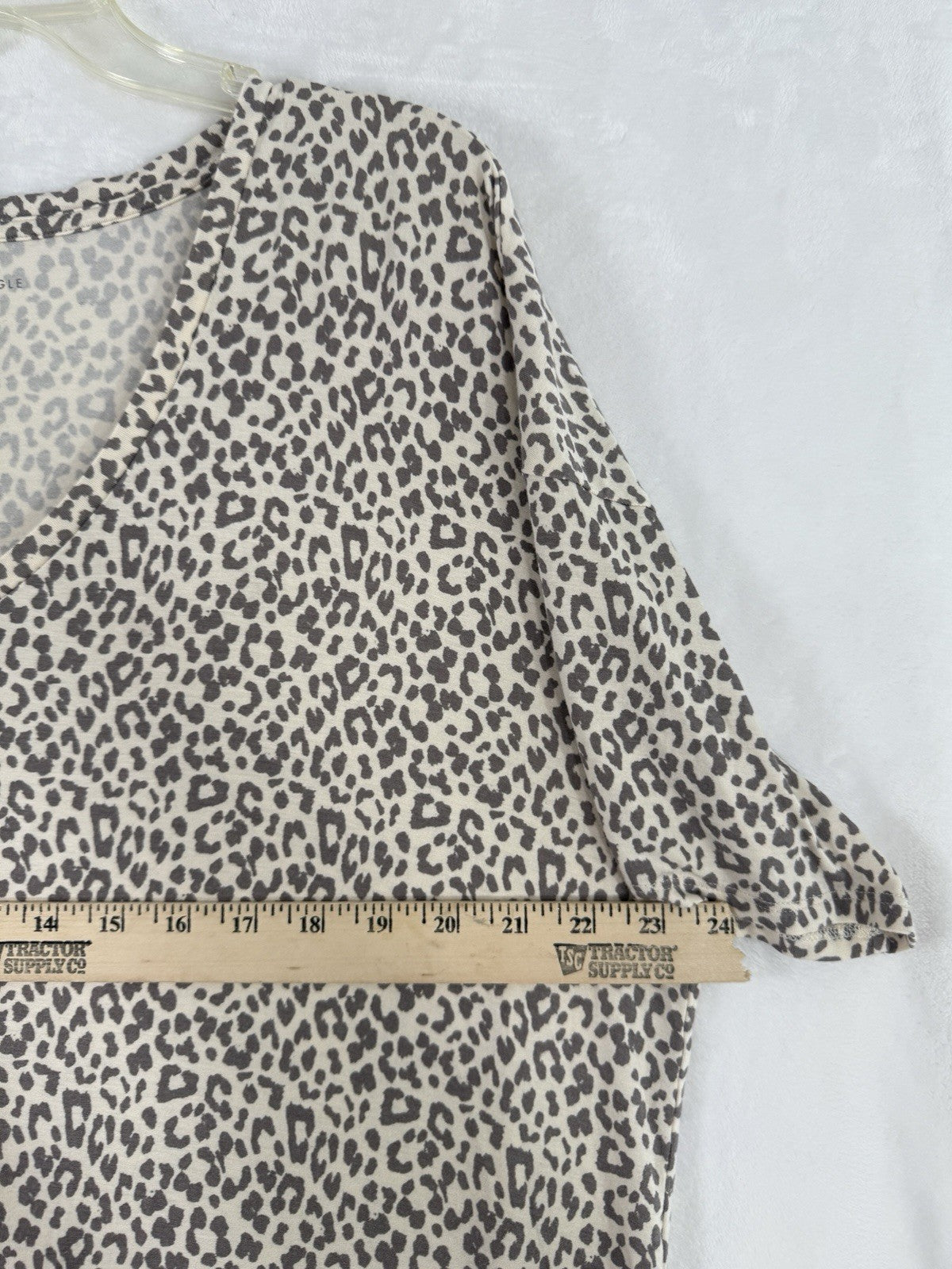 American Eagle Soft Sexy Tee Large Short Sleeve Gray Cheetah Animal Print Top