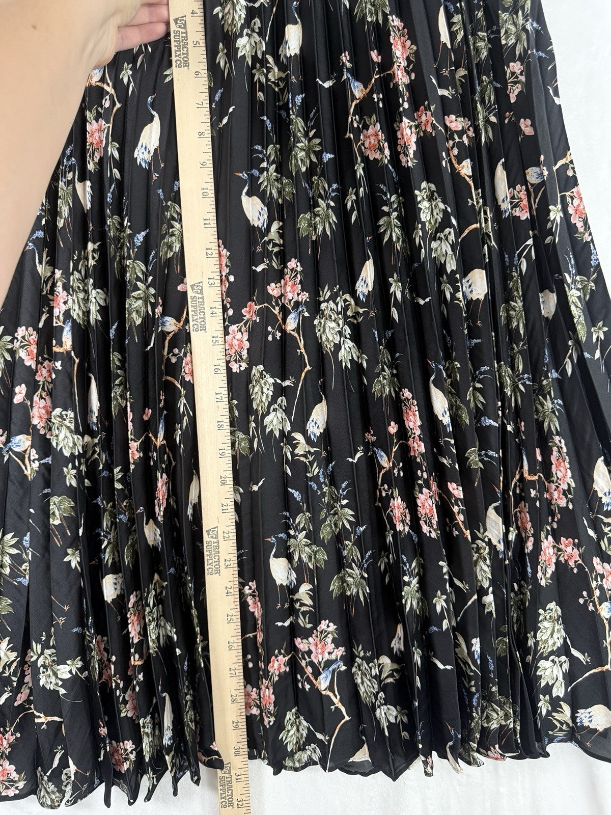 Banana Republic Midi Skirt 12 Black Bird Floral Print Soft Satin Pleated Womens
