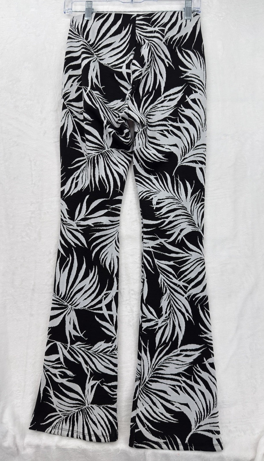 Zara Pants Medium Women Pull On Black White Tropical Jacquard High Waist Flare