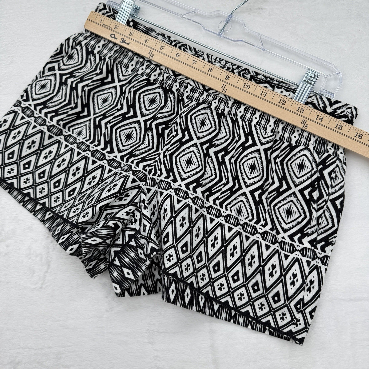 J Crew Linen Blend Shorts 6 Womens Black White Print Pull On 3” Mid Rise