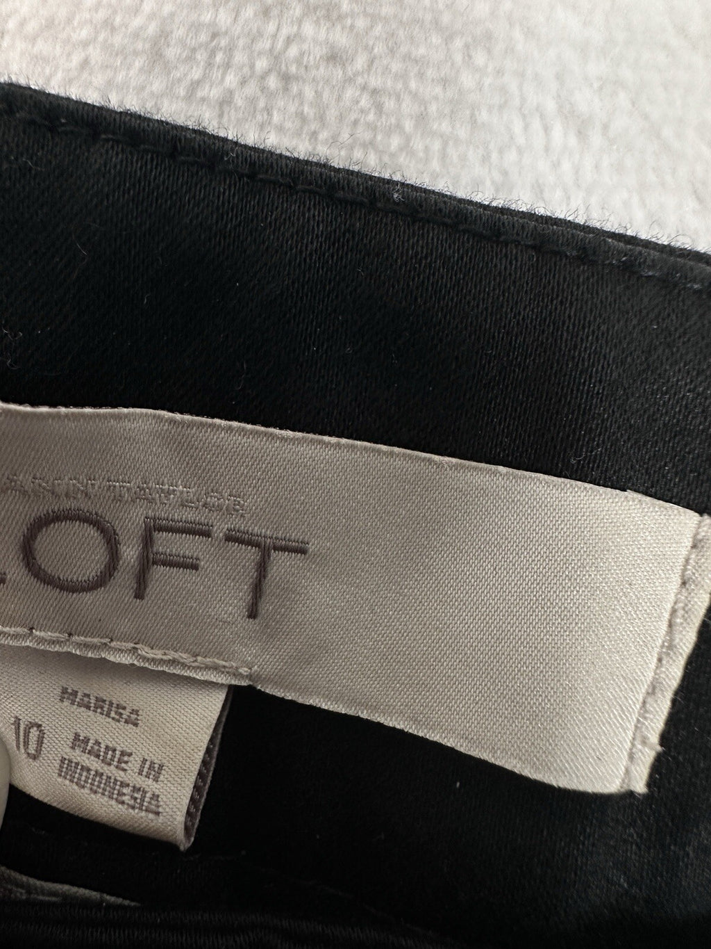 Ann Taylor Marisa Crop Pants Size 10 Black Button Tab Womens