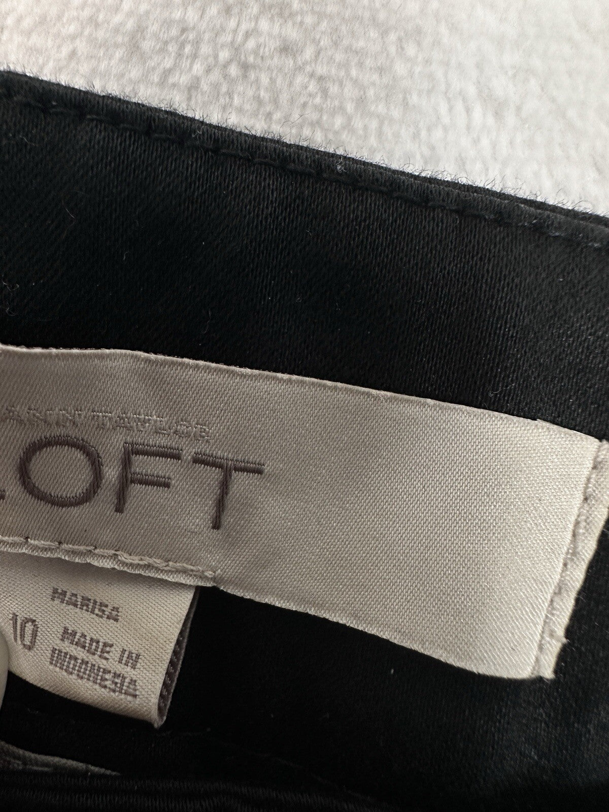 Ann Taylor Marisa Crop Pants Size 10 Black Button Tab Womens