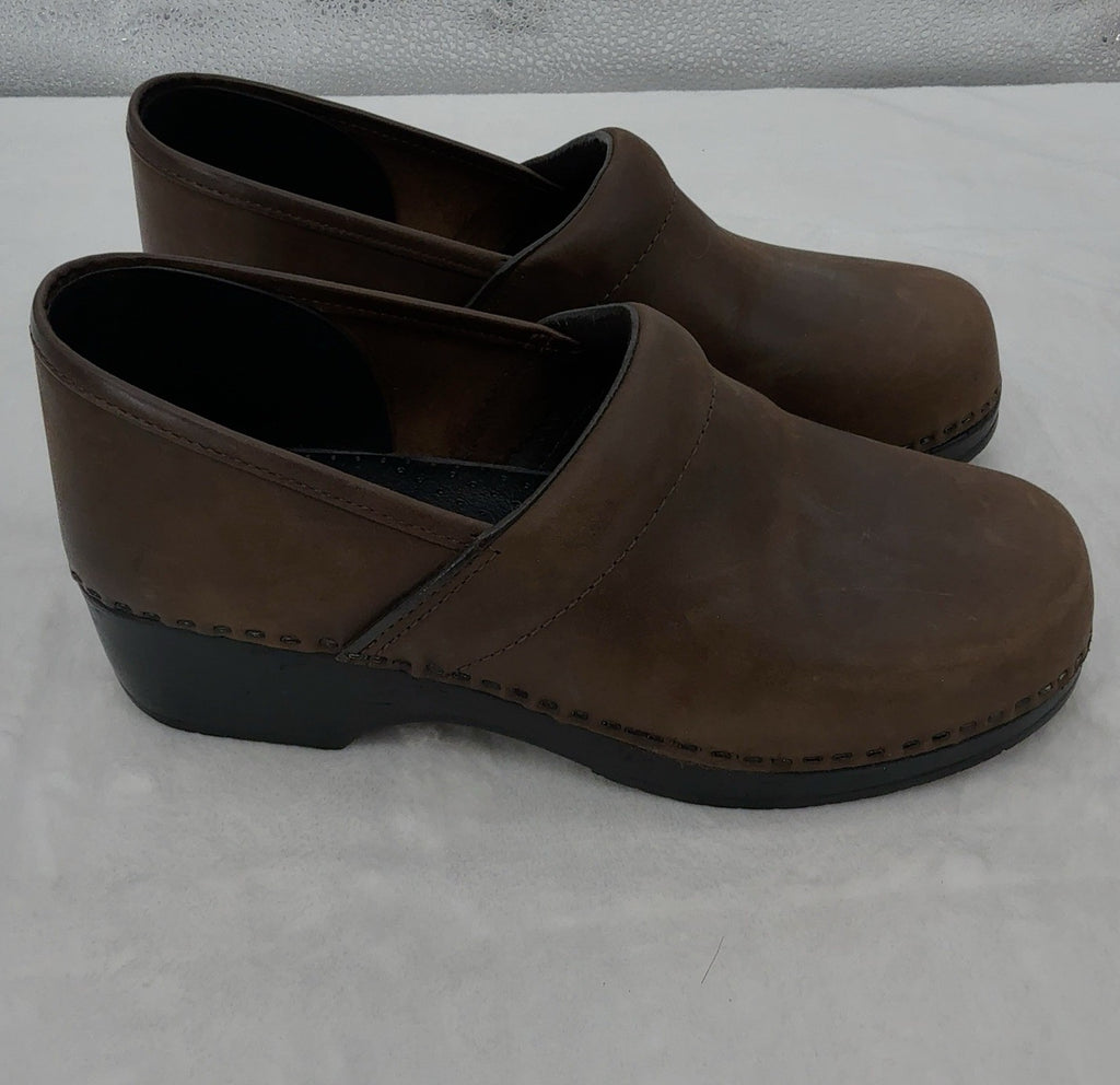 LL Bean Professional Comfort Clogs 39 Brown Oiled Leather Slip On Shoes Womens