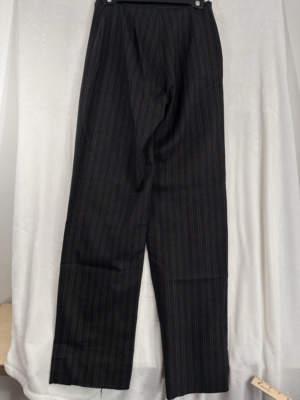Armani Exchange 100% Wool Pants Womens 8 Gray Pinstriped Made In Italy Raw Hem
