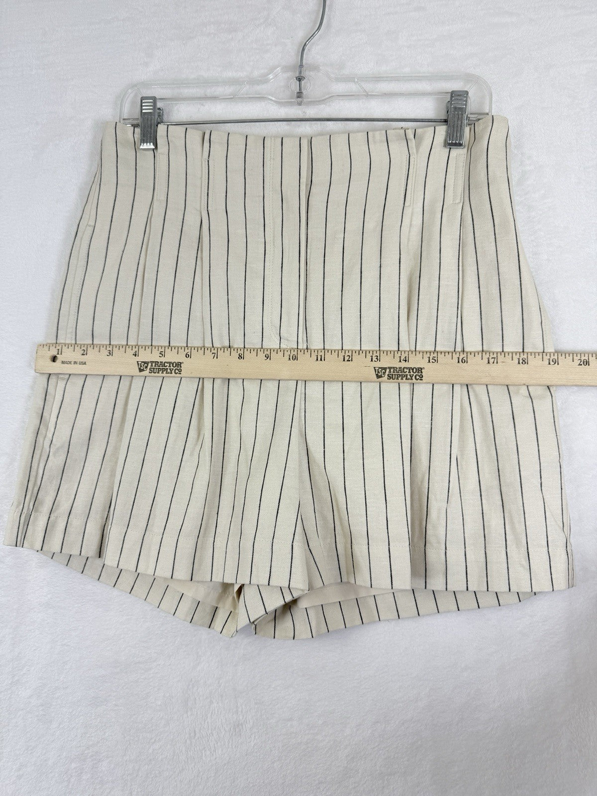Ann Taylor Shorts 4 Linen Blend High Rise Ivory Gray Pinstripes Lined 4” Womens