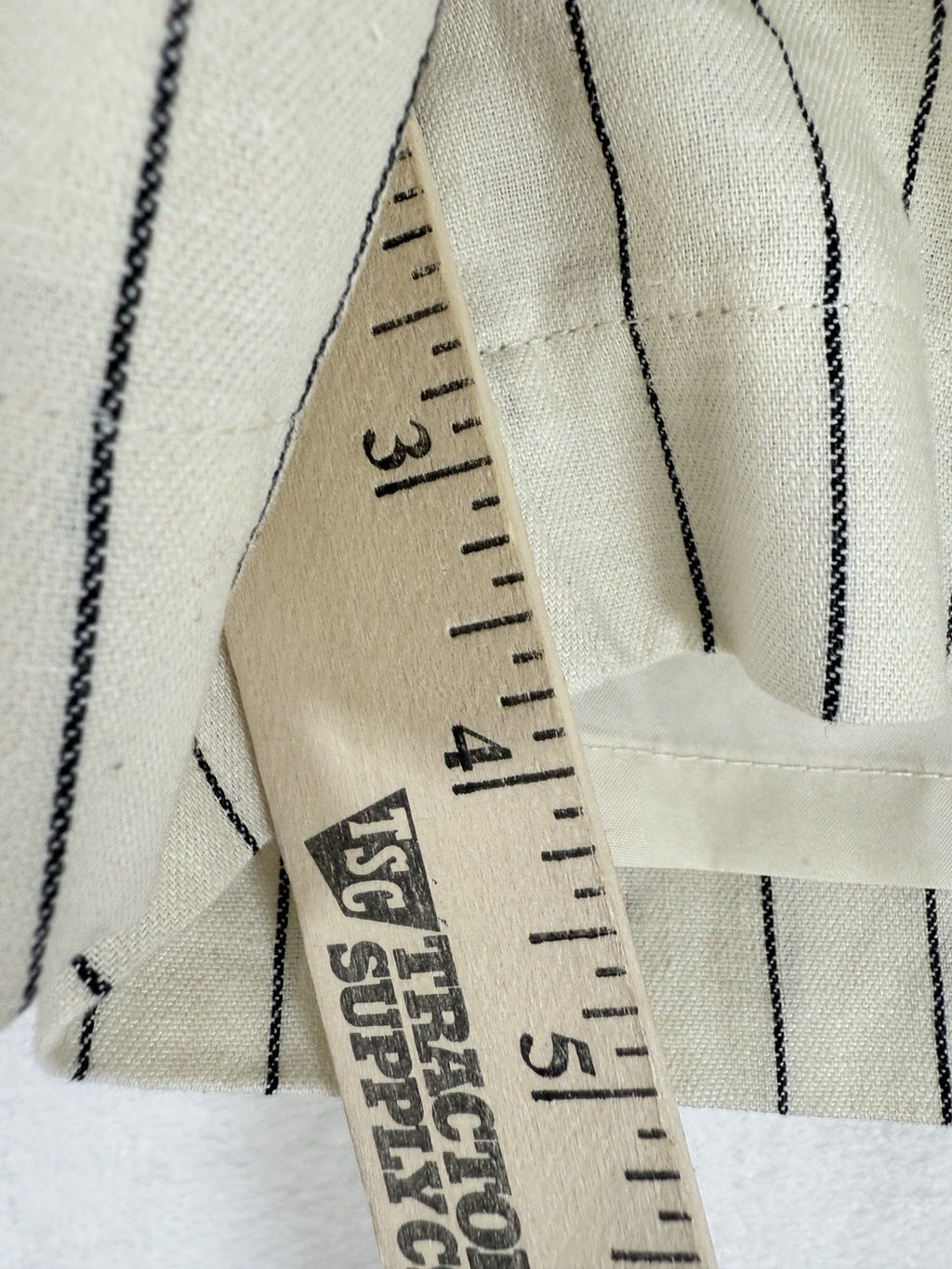 Ann Taylor Shorts 4 Linen Blend High Rise Ivory Gray Pinstripes Lined 4” Womens