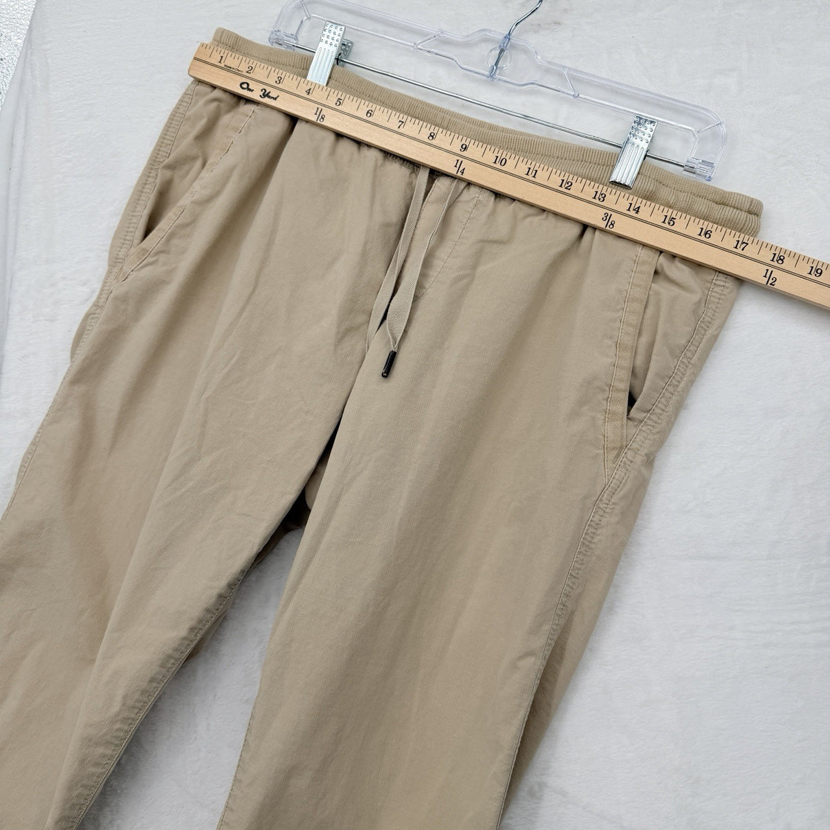 LL Bean Ripstop Capri Pants Medium Petite Womens Pull On Beige