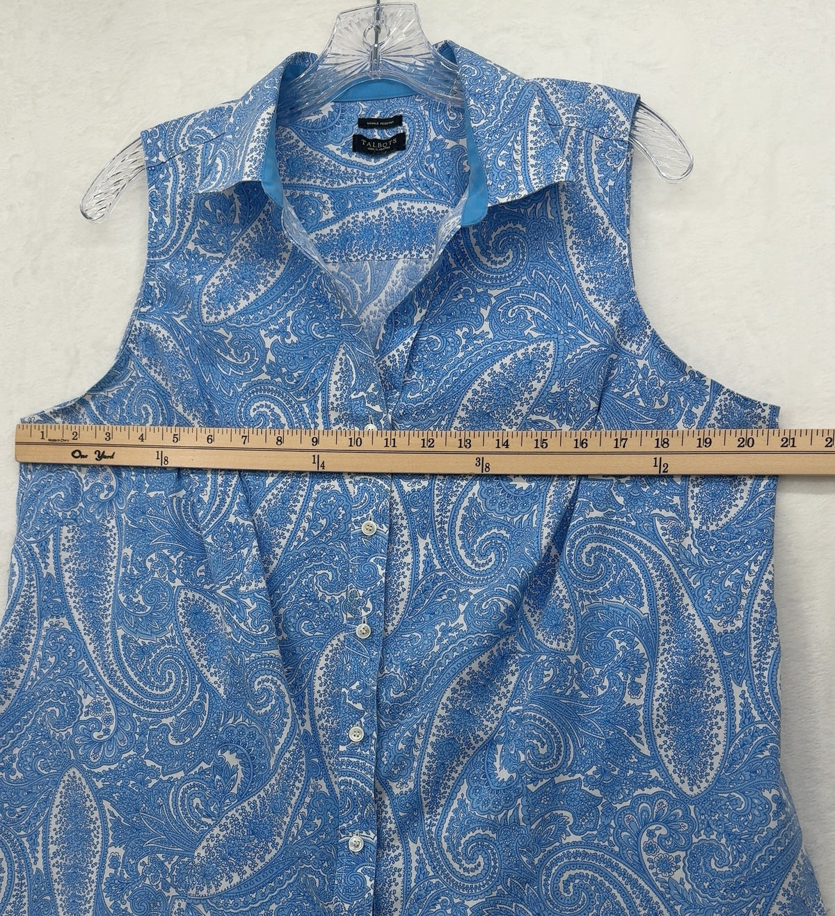 Talbots Top XL Sleeveless Button Up Blouse Womens Blue Paisley Wrinkle resistant