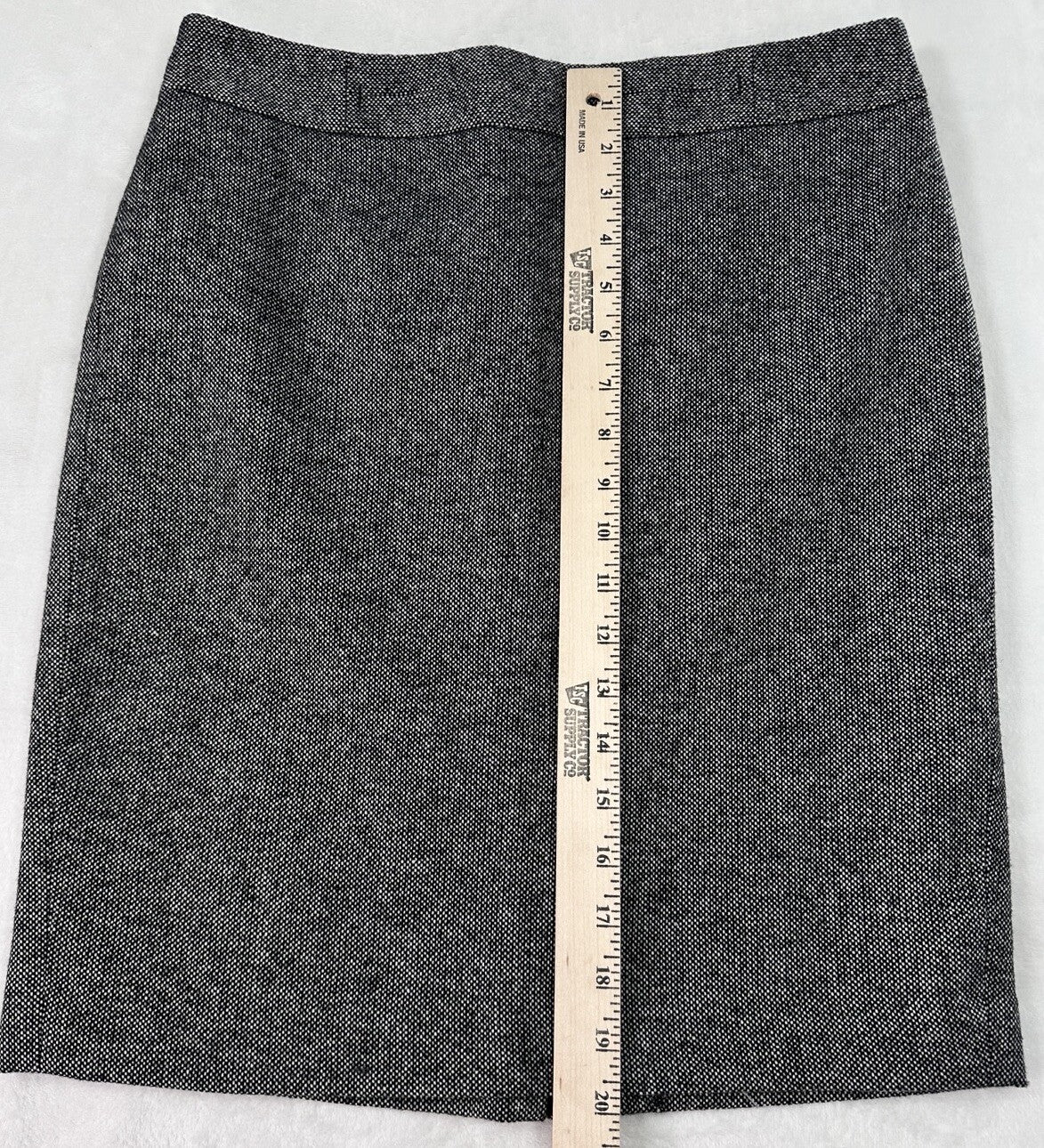 Ann Taylor Skirt Size 4 Petite 4P Wool Blend Black Tweed Pencil Knee Length