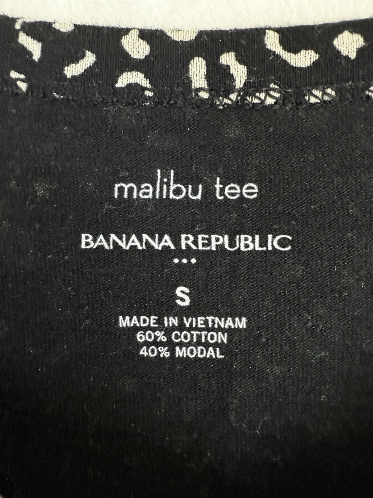 Banana Republic Malibu Tee Small Womens Black Gray Animal Print Long Sleeve