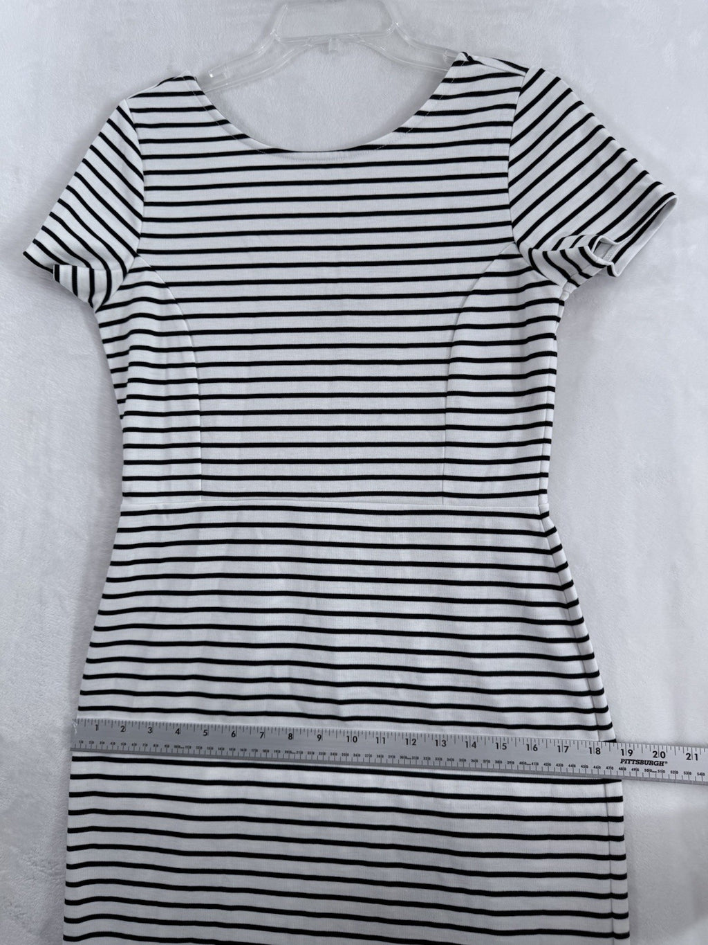 Banana Republic Dress 8 Black White Striped Knit Short Sleeve Womens