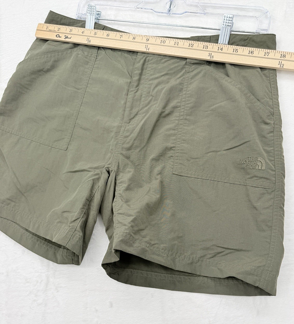 The North Face Hiking Shorts 14 Womens Olive Green Utility Nylon 6”