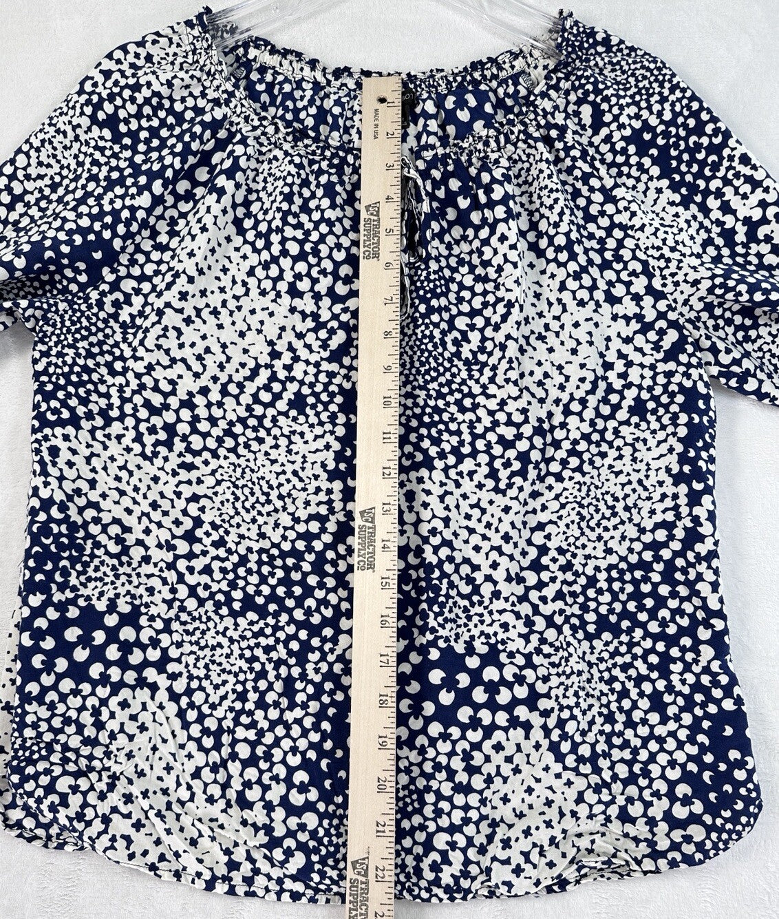 Talbots Medium Top Blue Blouse Abstract Clover Lightweight Rayon Womens Shirt