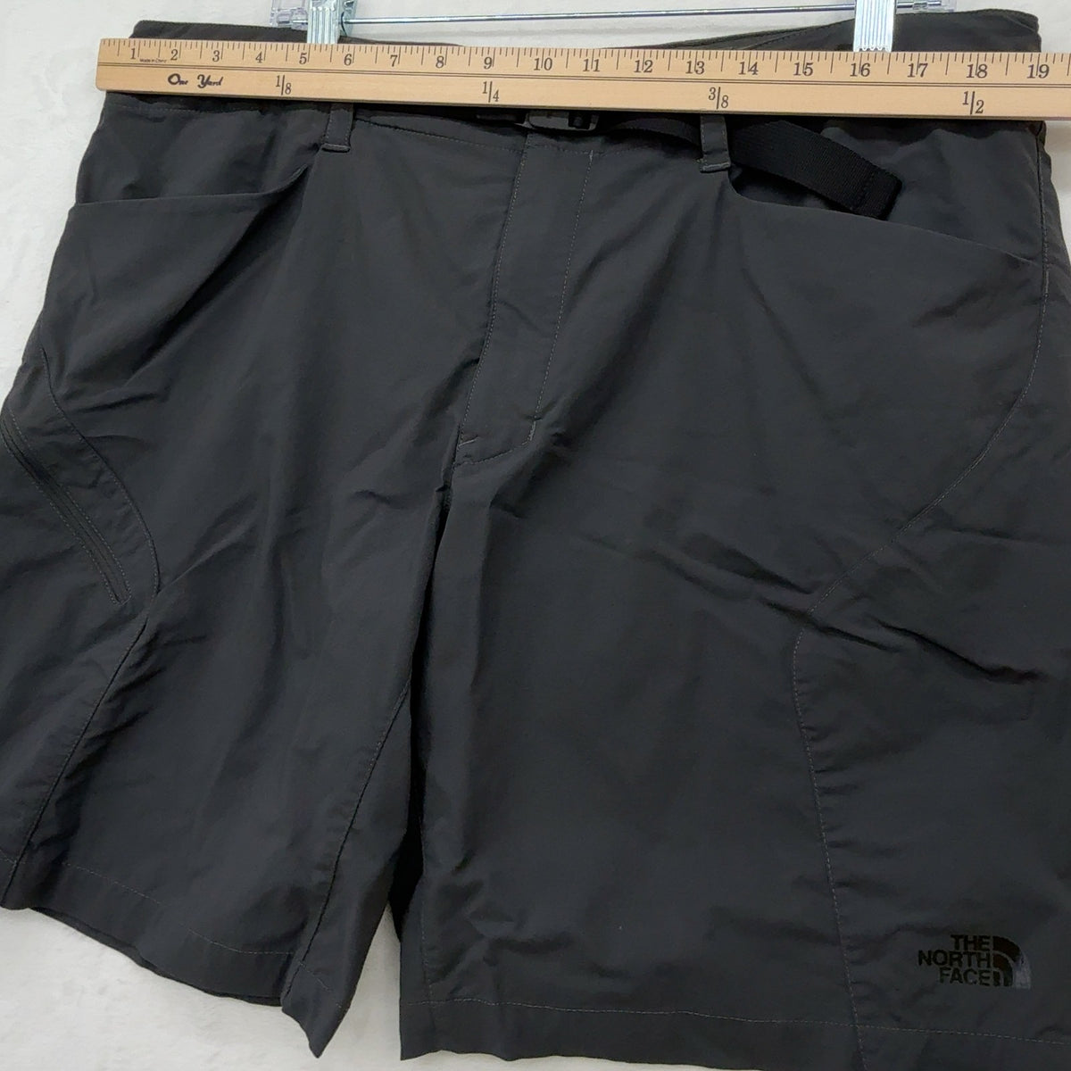 The North Face Paramount Shorts 38 Gray Belted Cargo Mens 8.5” Nylons Stretch