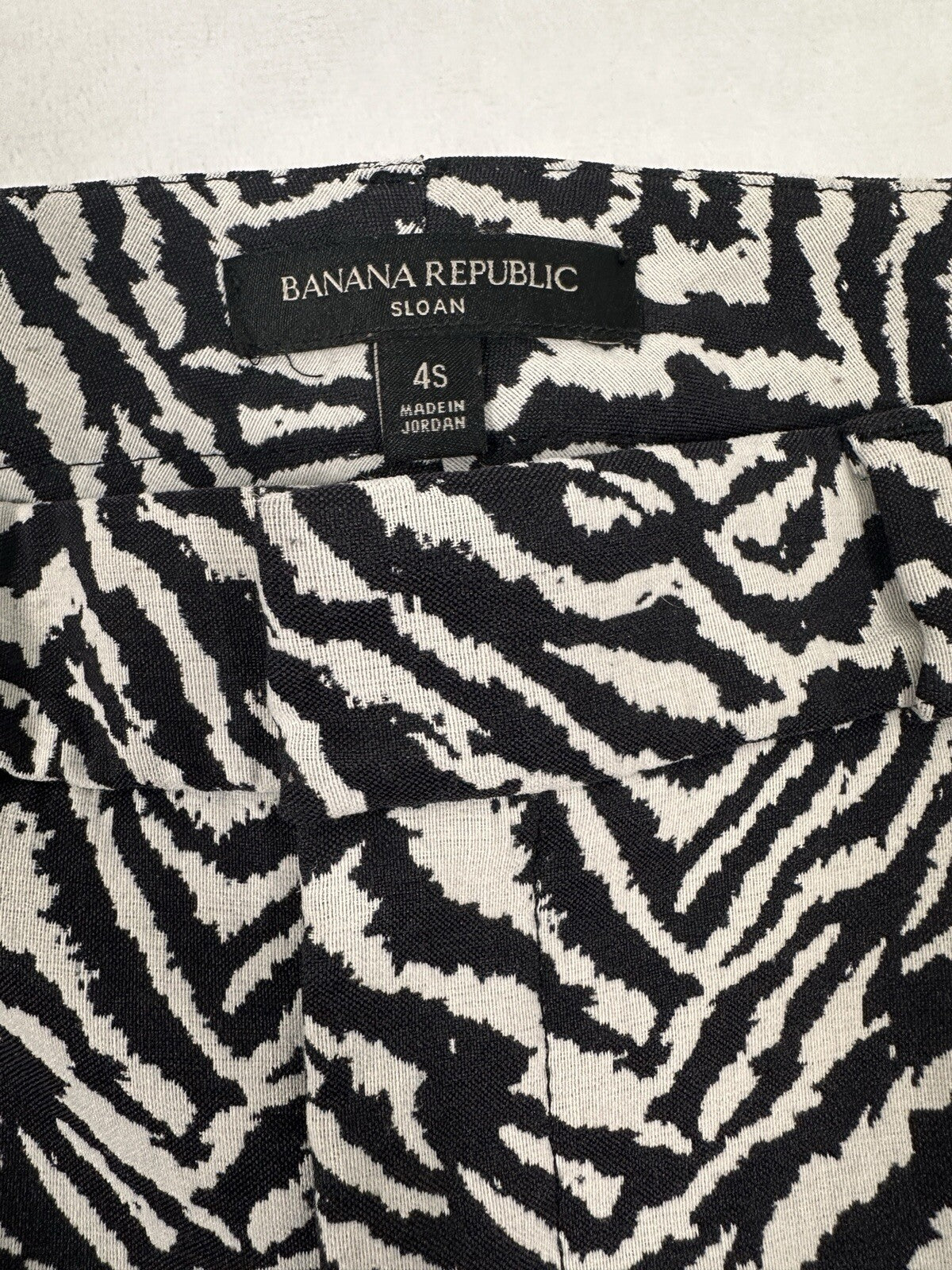 Banana Republic Sloan Pants 4S 4 Short Black White Zebra Stripe Womens